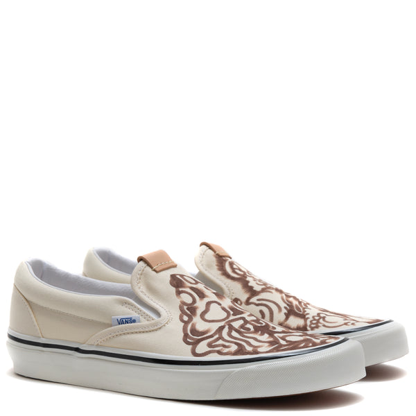 Kogan for Alterior - Sketchy Vans Slip-On - OG White