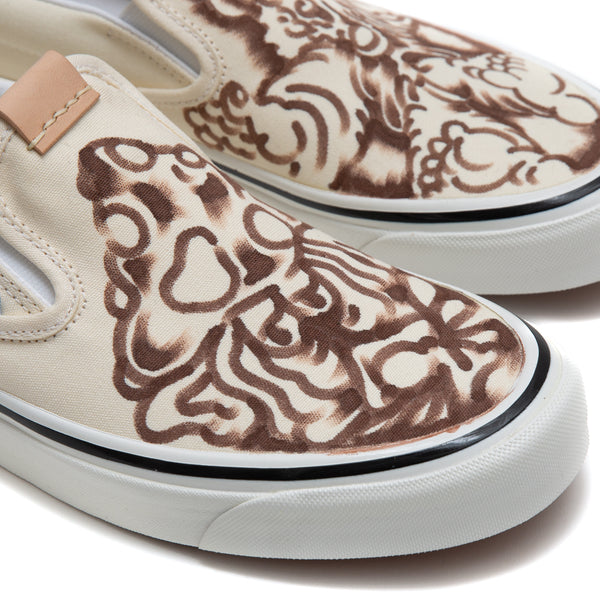 Kogan for Alterior - Sketchy Vans Slip-On - OG White