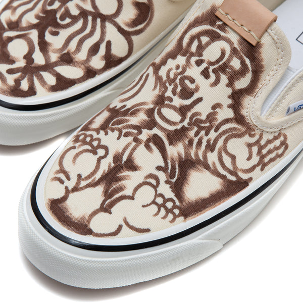 Kogan for Alterior - Sketchy Vans Slip-On - OG White